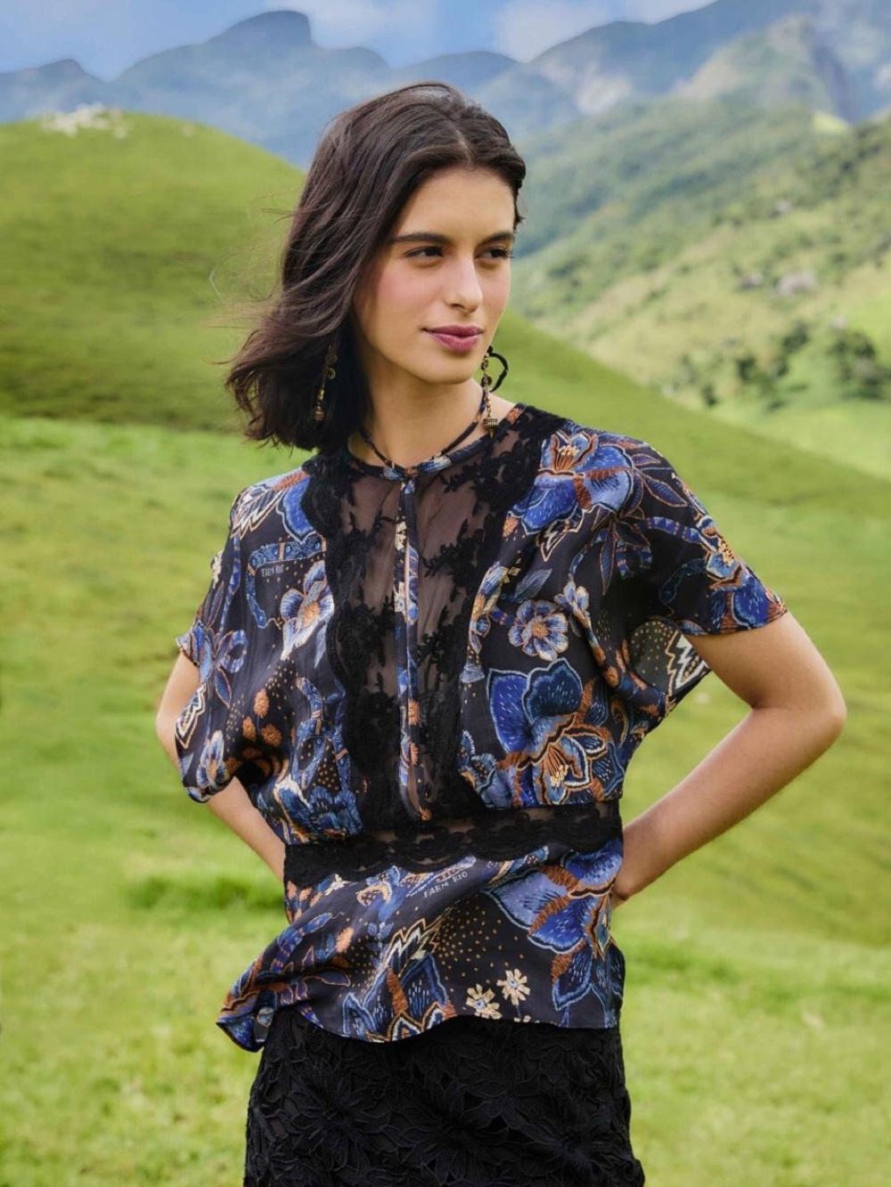 NWT FARM RIO Black Snakes Bouquet Blouse